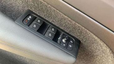 Volvo XC40 B3 — photo 22