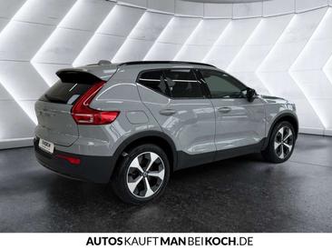 Volvo XC40 B3 — photo 3