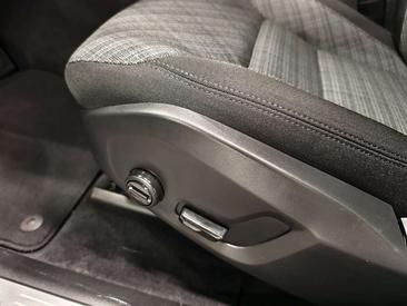Volvo XC60 B4 D AWD — photo 11