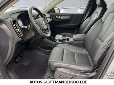 Volvo XC40 B3 — photo 5