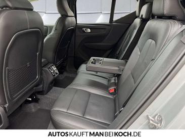 Volvo XC40 B3 — photo 6