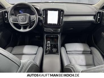 Volvo XC40 B3 — photo 7