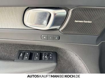 Volvo XC40 B3 — photo 12