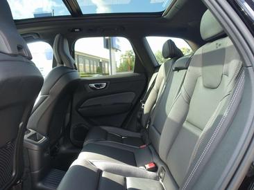 Volvo XC60 T8 Recharge AWD — photo 10