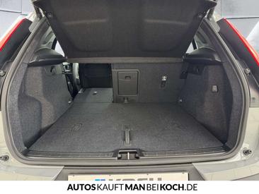 Volvo XC40 B3 — photo 14