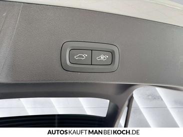 Volvo XC40 B3 — photo 16