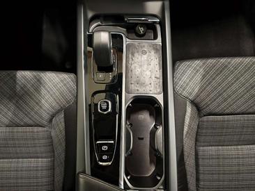 Volvo XC60 B4 D AWD — photo 25