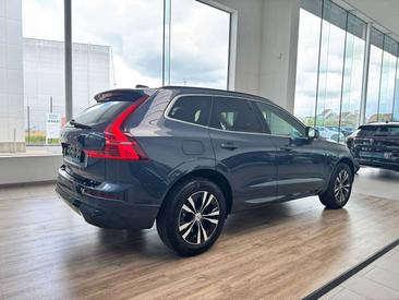 Volvo XC60 B4 — photo 9