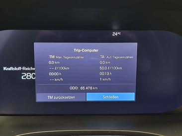 Volvo XC60 B4 D AWD — photo 29