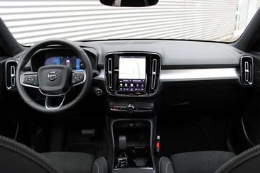 Volvo XC40 B4 — photo 3