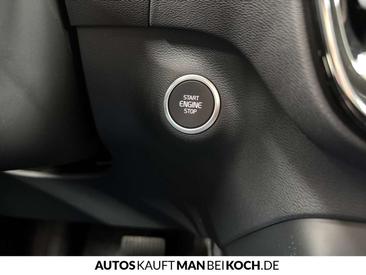 Volvo XC40 B3 — photo 22