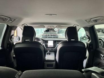 Volvo XC60 B4 — photo 14