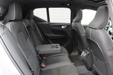 Volvo XC40 B4 — photo 5