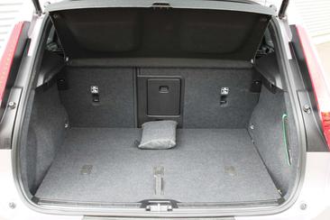 Volvo XC40 B4 — photo 9
