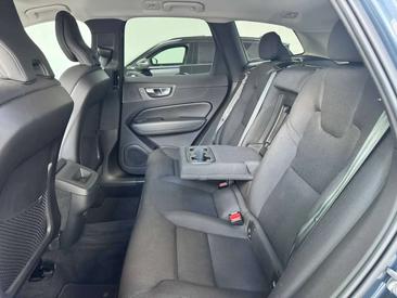 Volvo XC60 B4 — photo 20