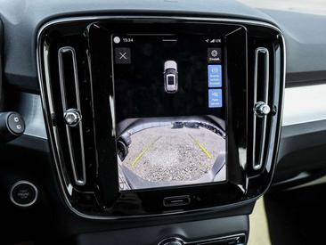 Volvo XC40 B3 — photo 12