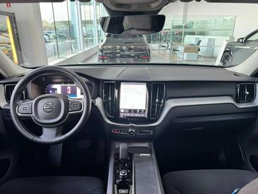 Volvo XC60 B4 — photo 22