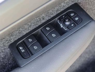 Volvo XC40 B3 — photo 13