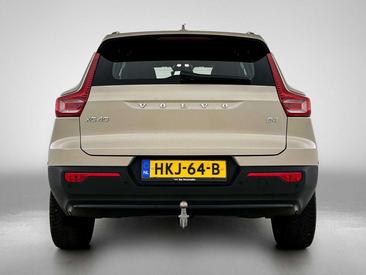 Volvo XC40 B4 — photo 2
