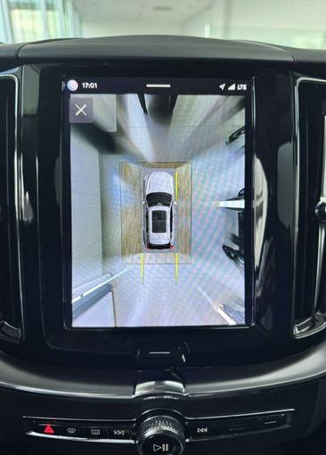 Volvo XC60 B4 — photo 26