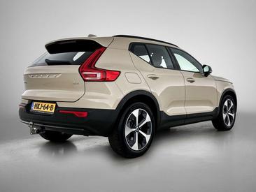 Volvo XC40 B4 — photo 3