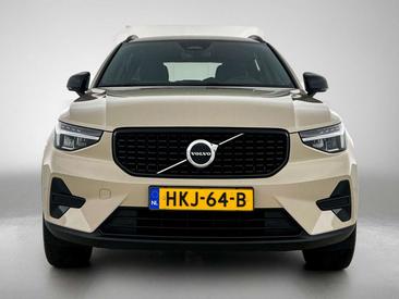 Volvo XC40 B4 — photo 4