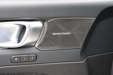 Volvo XC40 B4 — photo 15