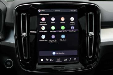 Volvo XC40 B4 — photo 18