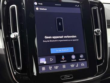 Volvo XC40 B4 — photo 9