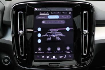 Volvo XC40 B4 — photo 19