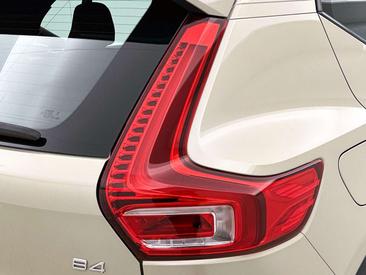 Volvo XC40 B4 — photo 11