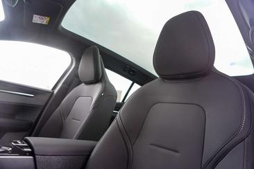 Volvo EX30 — photo 16