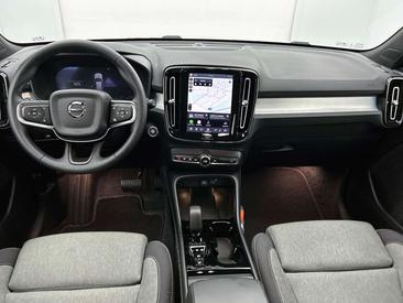 Volvo XC40 B4 — photo 16