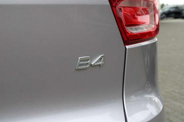 Volvo XC40 B4 — photo 28