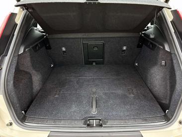 Volvo XC40 B4 — photo 20