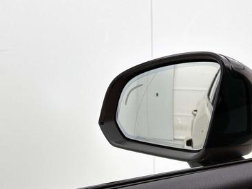 Volvo XC40 B4 — photo 23