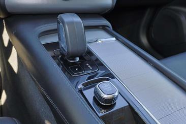 Volvo XC90 T8 Recharge AWD — photo 10