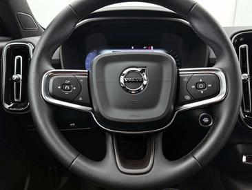 Volvo XC40 B4 — photo 32