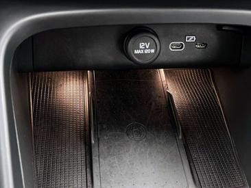Volvo XC40 B4 — photo 33