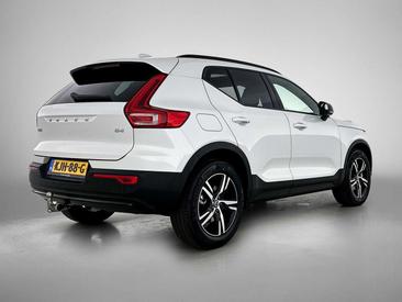 Volvo XC40 B4 — photo 3
