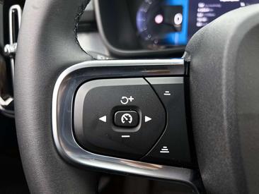 Volvo XC40 B4 — photo 5