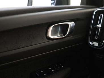 Volvo EX40 Single Motor Extended Range — photo 31