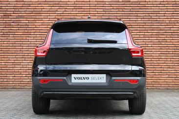 Volvo XC40 B4 — photo 22