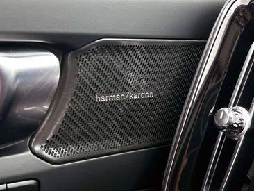 Volvo XC40 B4 — photo 13