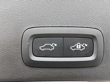Volvo XC40 B4 — photo 21
