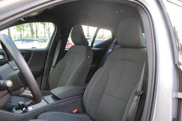 Volvo EX40 Single Motor Extended Range — photo 16