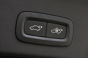 Volvo C40 Coupé SUV AWD — photo 36