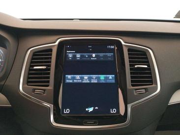 Volvo XC90 D5 AWD — photo 14
