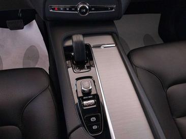 Volvo XC90 D5 AWD — photo 15