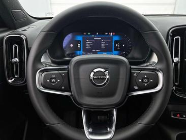 Volvo XC40 B4 — photo 34